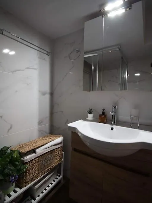 Irida Equanimity And Cozy Apartment Saloniki