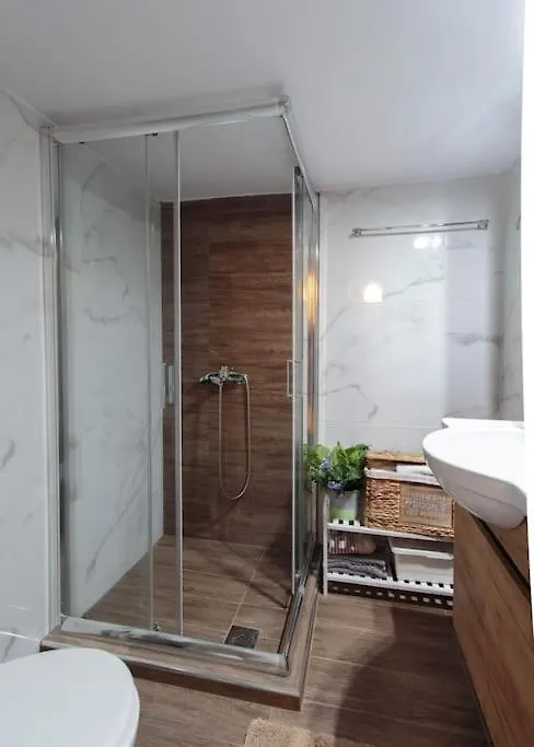 Irida Equanimity And Cozy Apartment Салоники